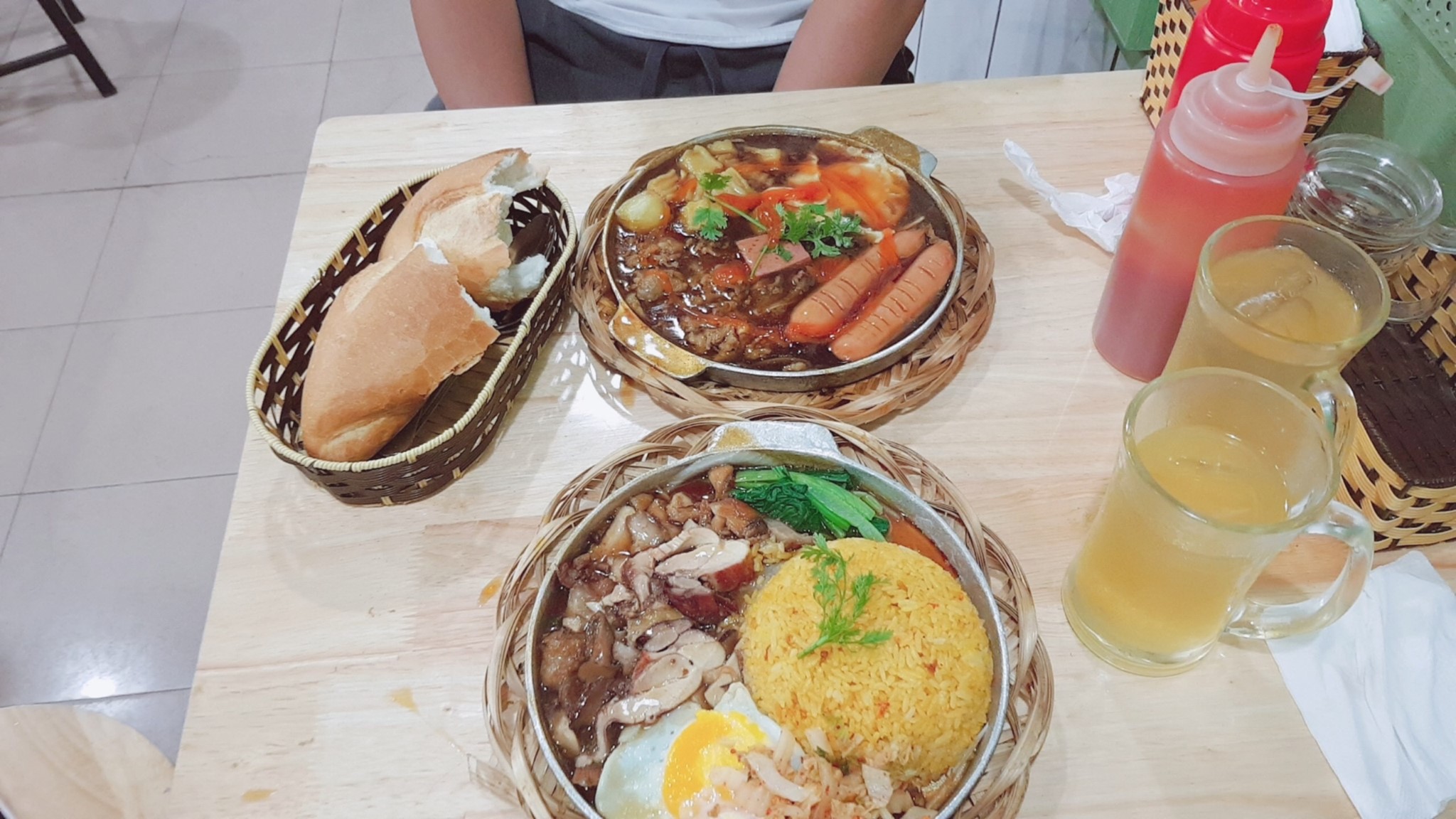 Review quán bánh mì chảo ngon nhất Đặng Văn Ngữ: Party Chảo 1 bánh mì chảo