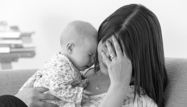 Làm sao để bé bú mẹ tăng cân nhanh