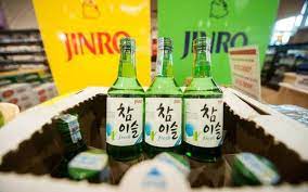 Cách uống rượu soju Hàn Quốc đúng chuẩn người bản địa 2 Văn hóa uống rượu của người Hàn Quốc