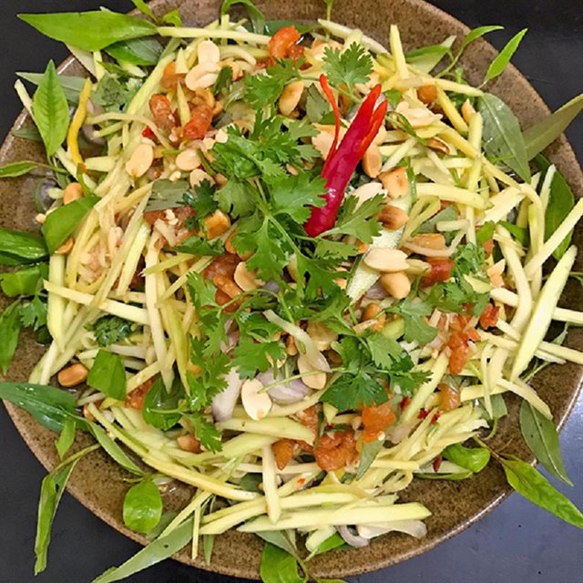 Hướng dẫn làm Gỏi xoài tép sấy đơn giản tại nhà