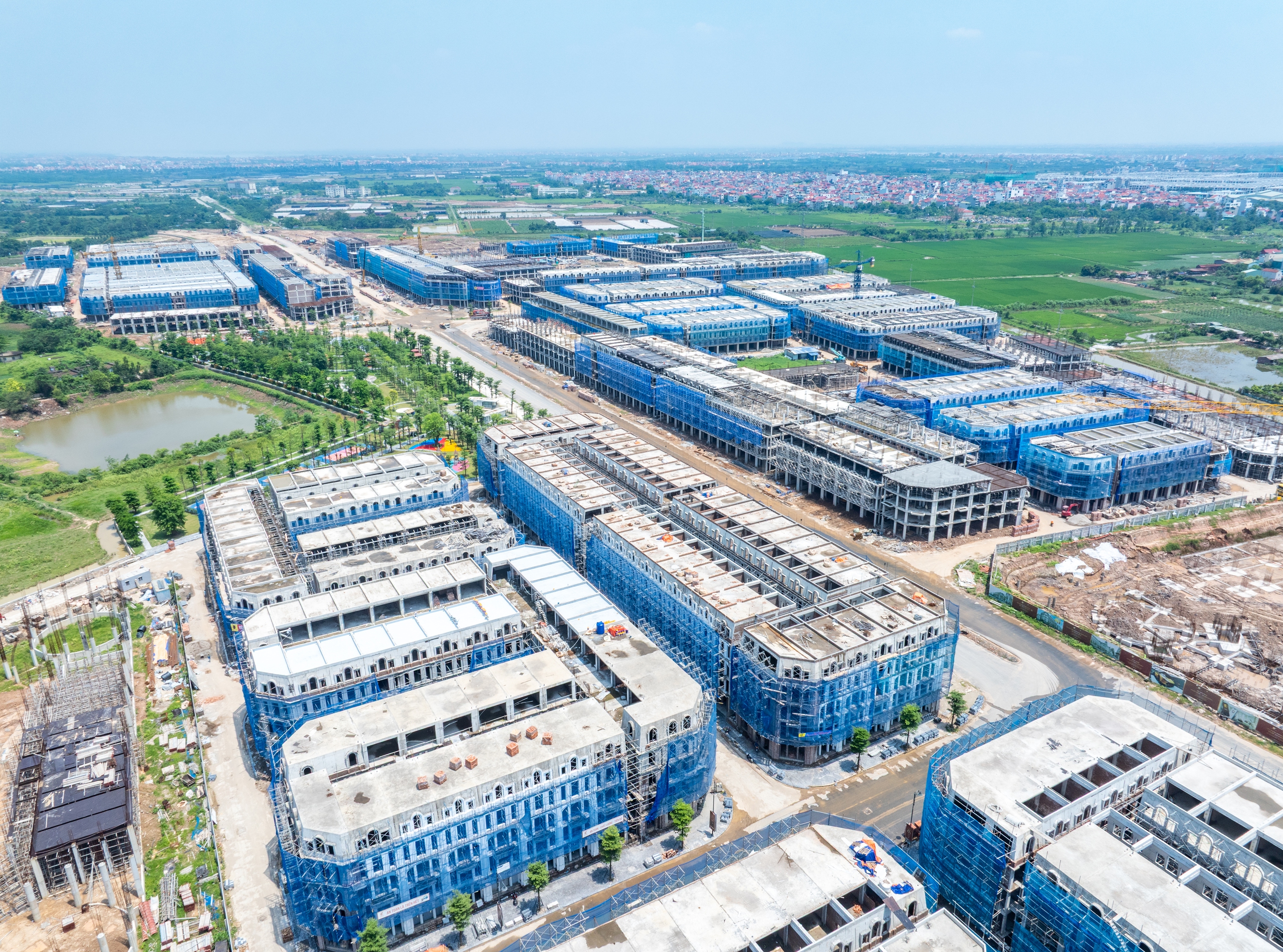 Dự án dự kiến bàn giao từ Quý III/2026 sẵn sàng khai thác ngay.